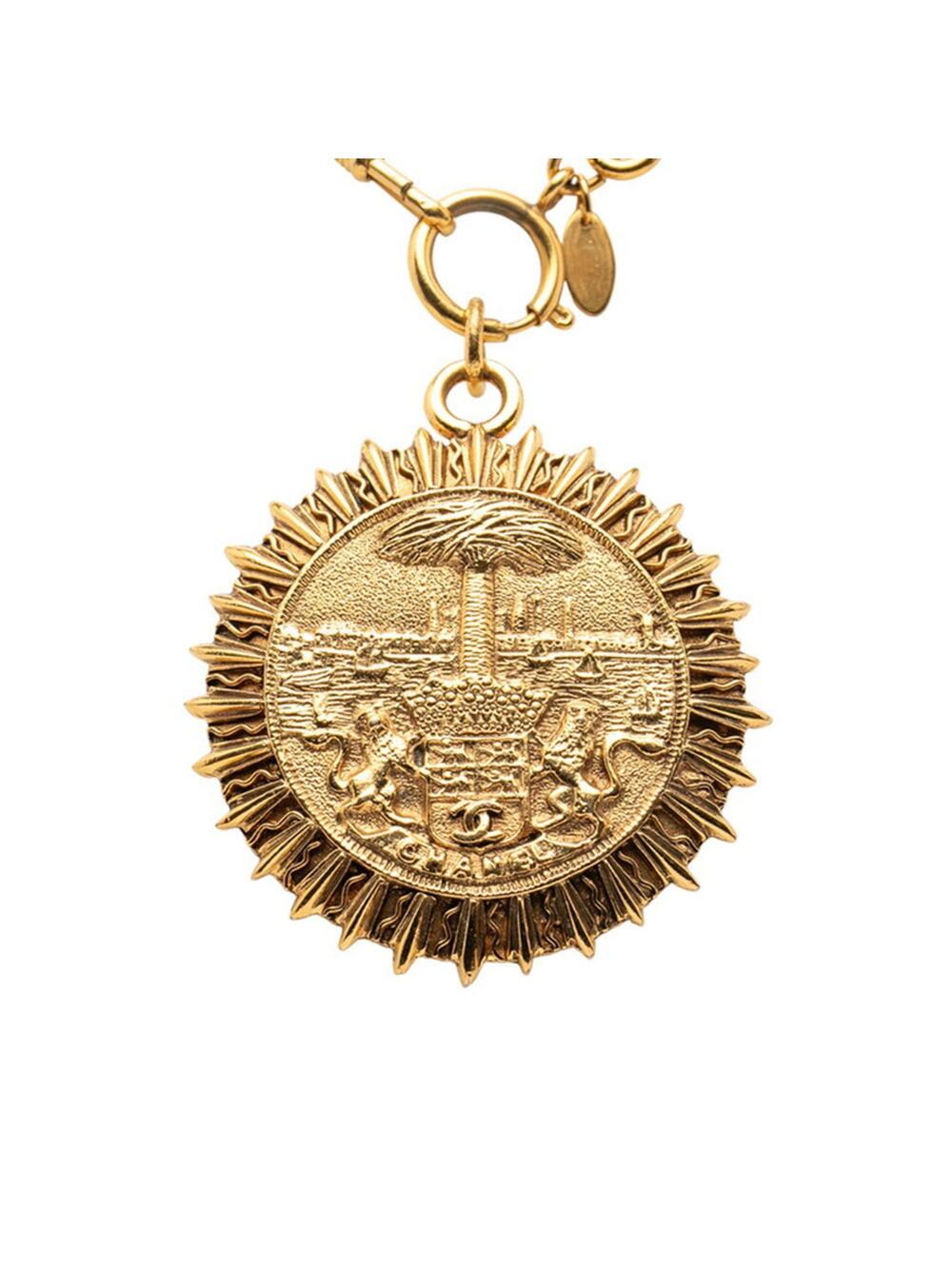 Chanel Pendant Necklace Gold #234108C13B